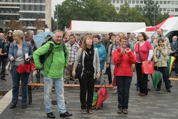 Inge Höger beim Bielefelder Friedensfest auf dem Kesselbrink