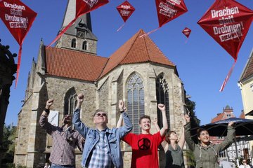 Drachen steigen lassen bei Windstille